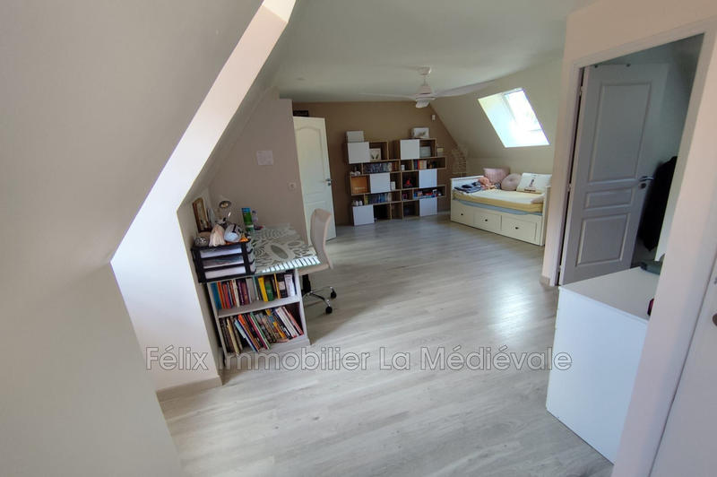 Maison - 190 m² - 9 pièces
