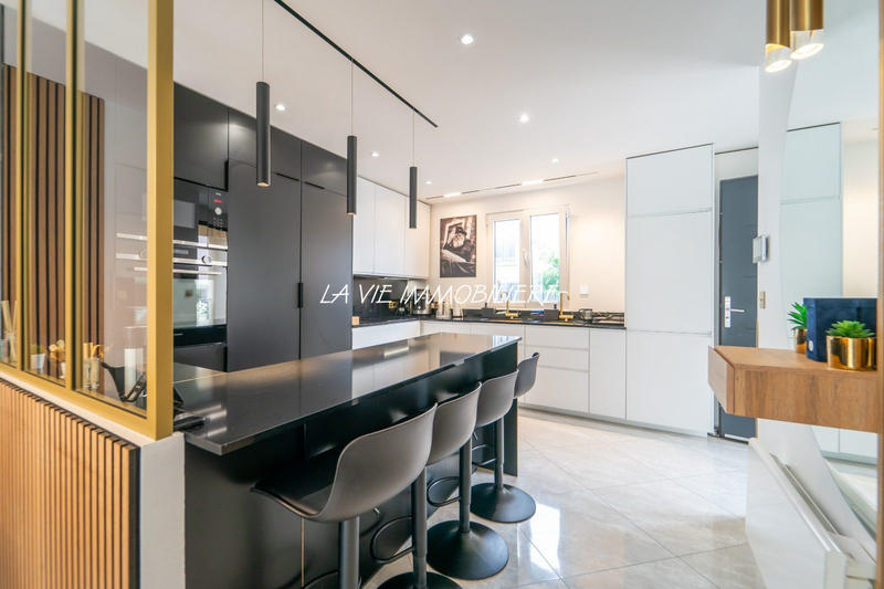 Appartement - 121 m² - 4 pièces