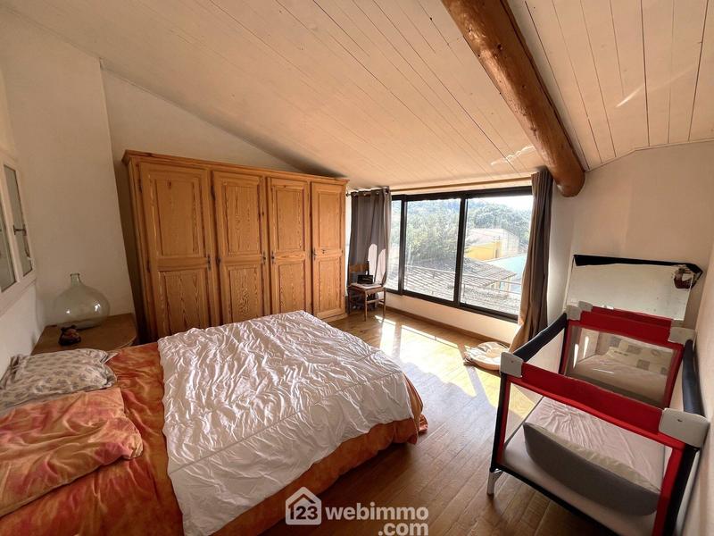 Maison - 245 m² - 9 pièces