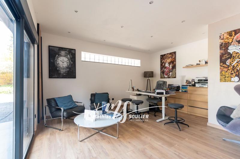 Maison - 300 m² - 8 pièces