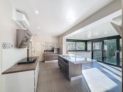 Maison - 158 m² - 7 pièces