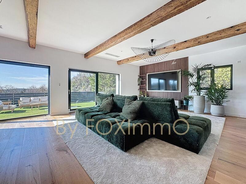 Maison - 300 m² - 9 pièces