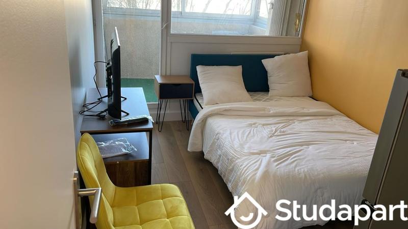 Chambre - 11 m² - 1 pièce