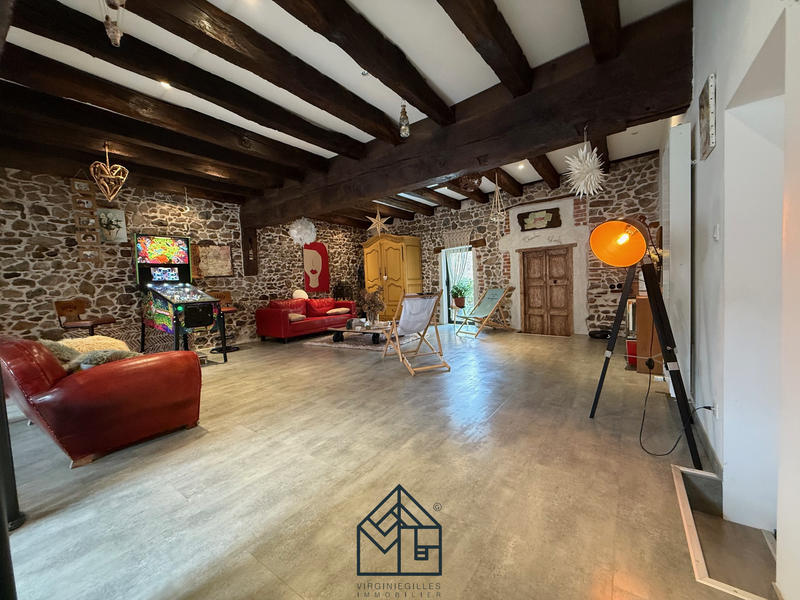 Maison - 400 m² - 7 pièces