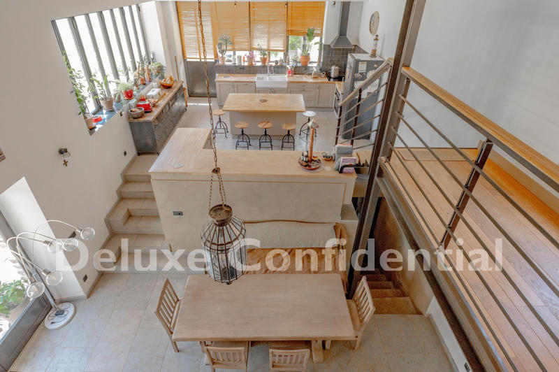 Maison - 900 m² - 20 pièces