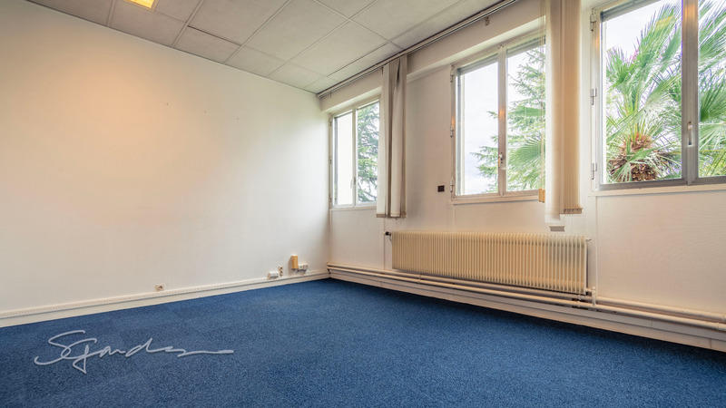 Bureau - 437 m² - 13 pièces