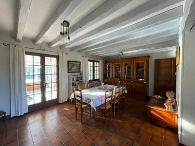 Maison - 205 m² - 7 pièces