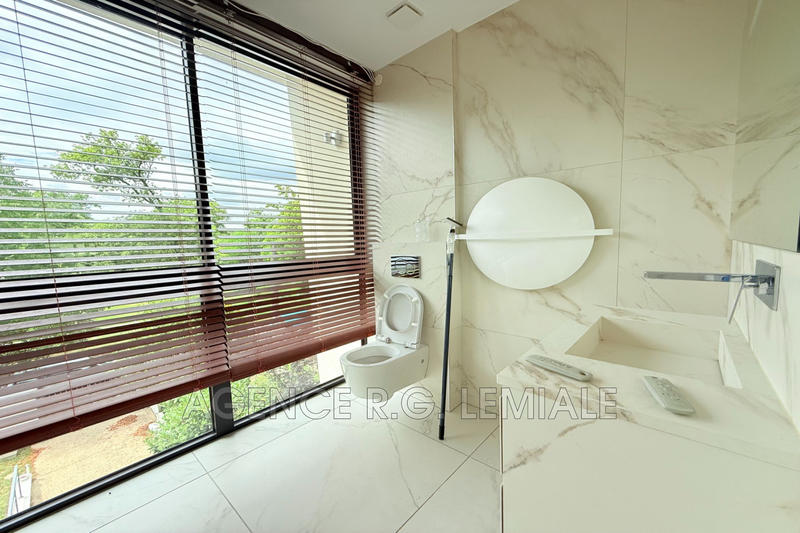 Maison - 101 m² - 5 pièces