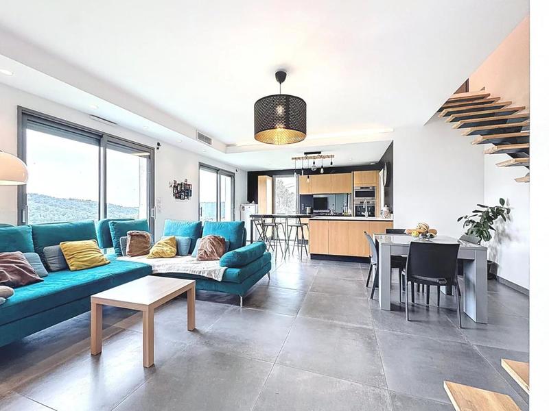 Maison - 123 m² - 5 pièces