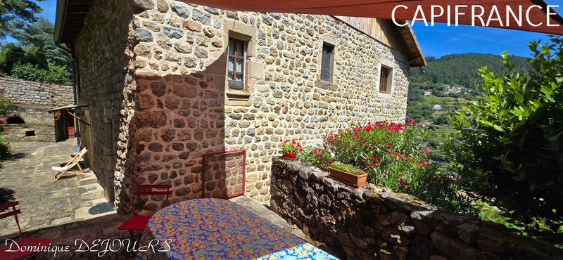 Maison - 285 m² - 10 pièces