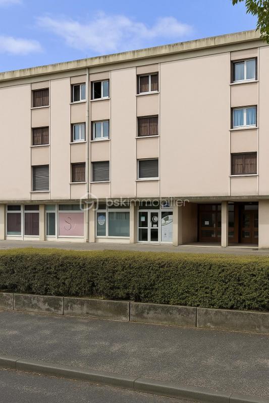 Bureau - 60 m² - 4 pièces