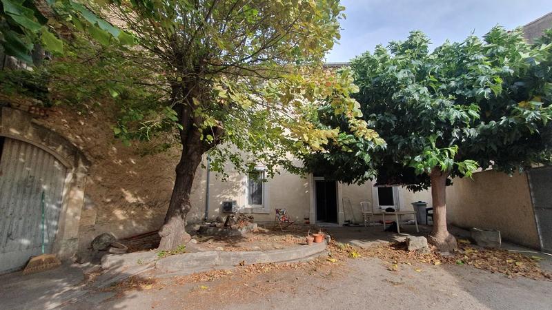 Maison - 250 m² - 8 pièces