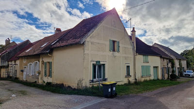 Maison - 151 m² - 8 pièces