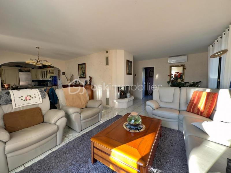 Maison traditionnelle - 150 m² - 6 pièces