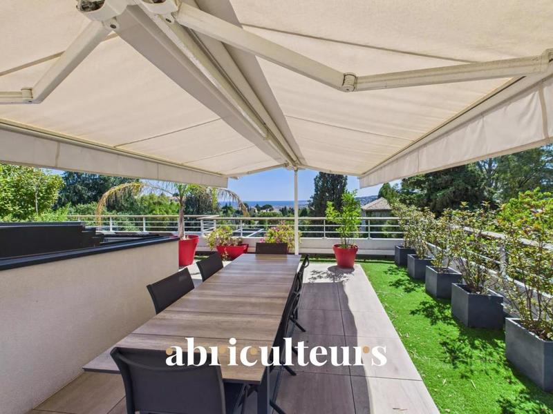 Appartement - 80 m² - 3 pièces