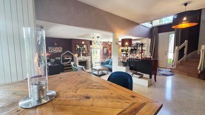 Maison - 164 m² - 7 pièces