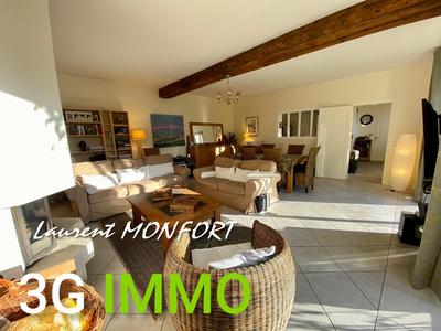 Corps de ferme - 250 m² - 8 pièces