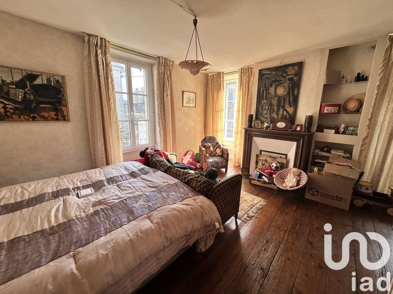 Maison - 280 m² - 8 pièces