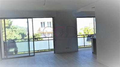 Appartement - 75 m² - 4 pièces