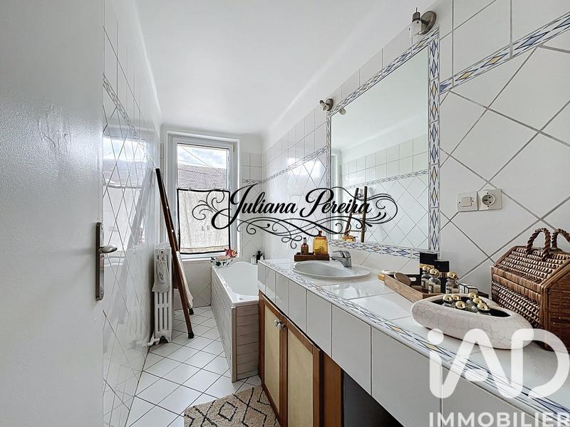 Maison - 176 m² - 9 pièces