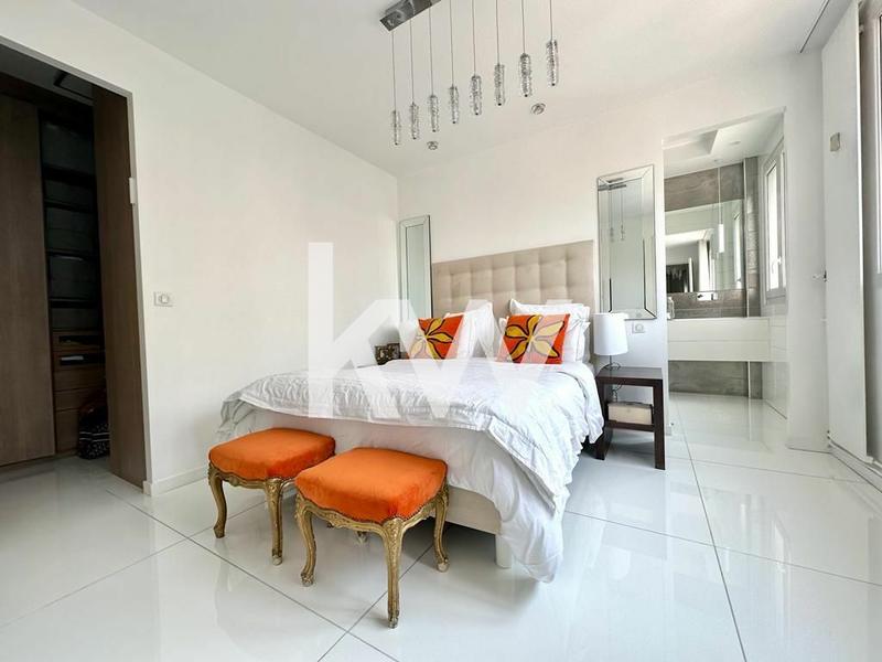 Appartement - 99 m² - 4 pièces