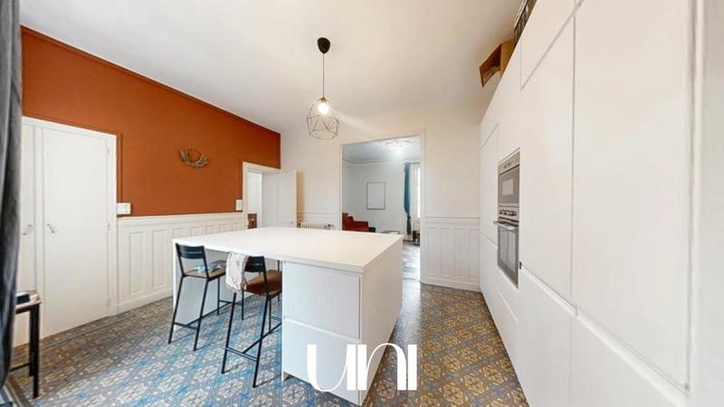Maison - 149 m² - 8 pièces