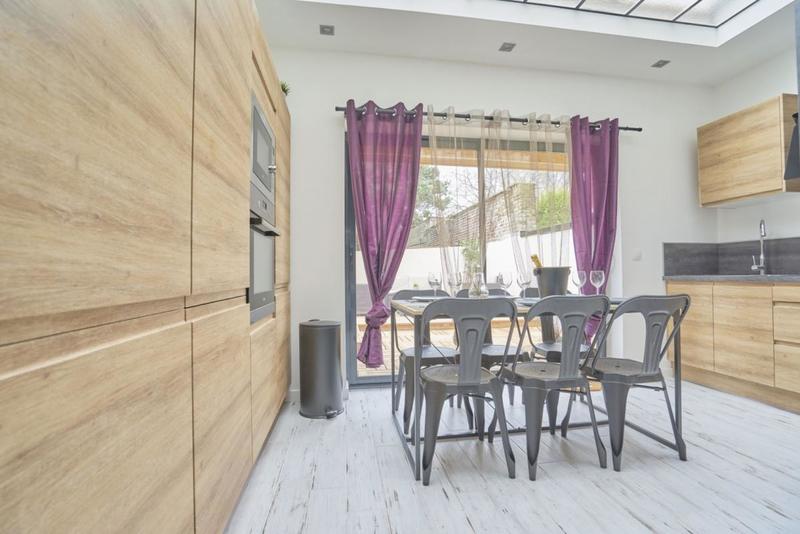 Maison - 94 m² - 6 pièces