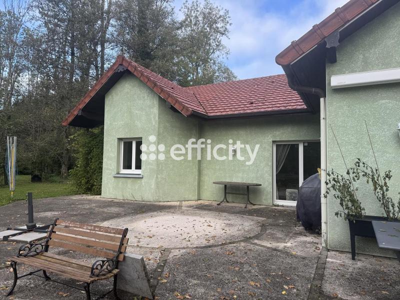 Maison - 235 m² - 6 pièces