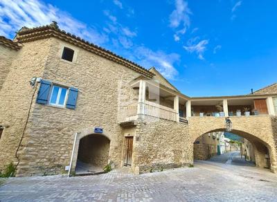 Maison de village - 197 m² - 3 pièces