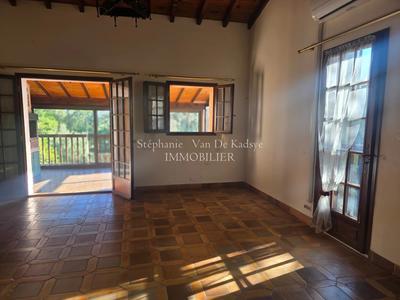 Maison - 98 m² - 5 pièces