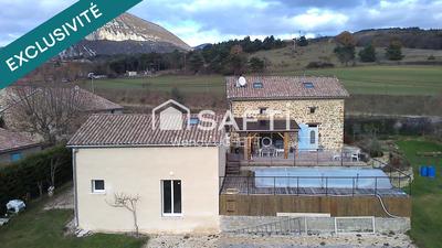 Maison - 110 m² - 4 pièces