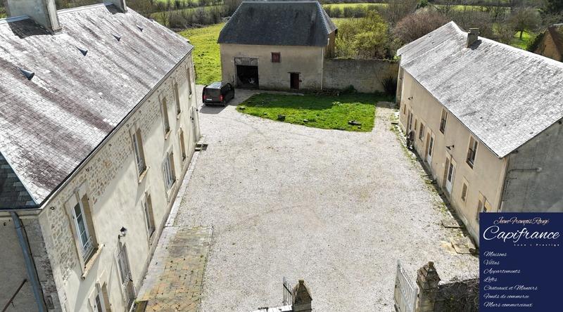 Maison - 350 m² - 16 pièces