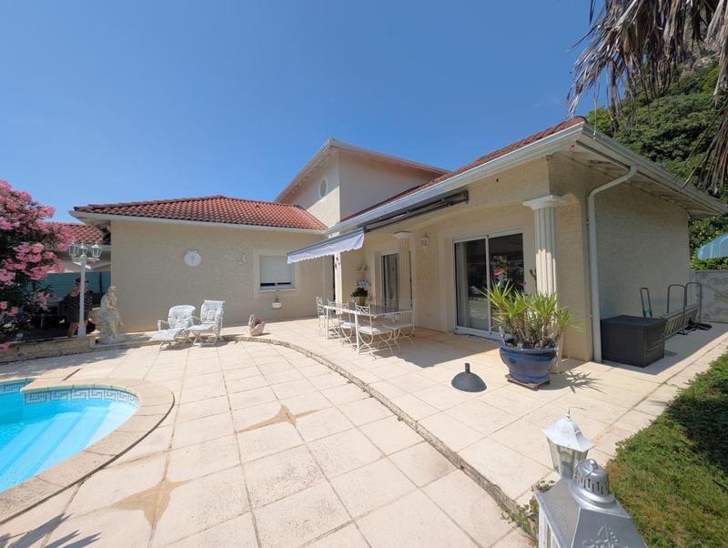 Villa - 150 m² - 6 pièces