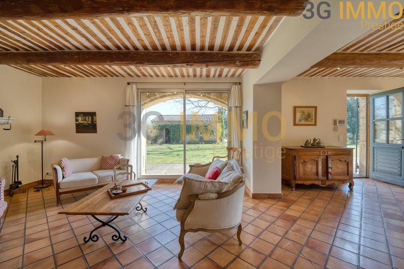 Mas - 237 m² - 9 pièces