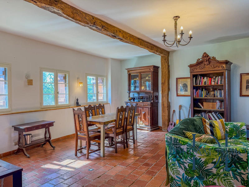 Maison - 200 m² - 7 pièces