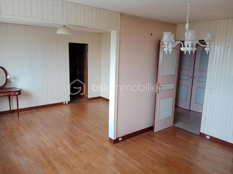 Maison traditionnelle - 177 m² - 8 pièces