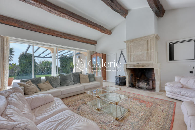 Maison - 630 m² - 13 pièces