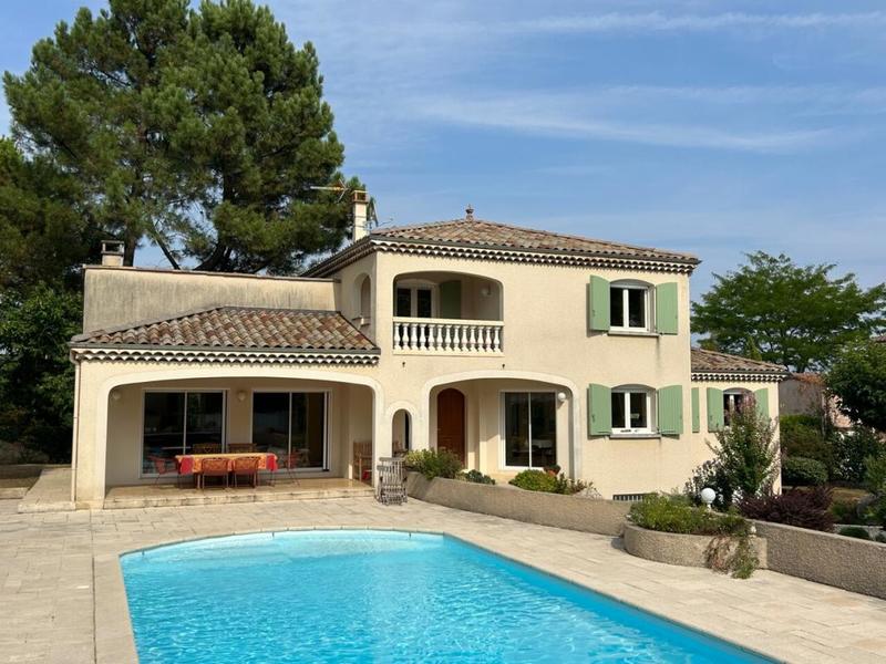 Maison - 190 m² - 7 pièces