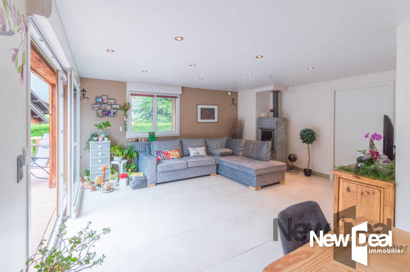 Maison - 250 m² - 6 pièces