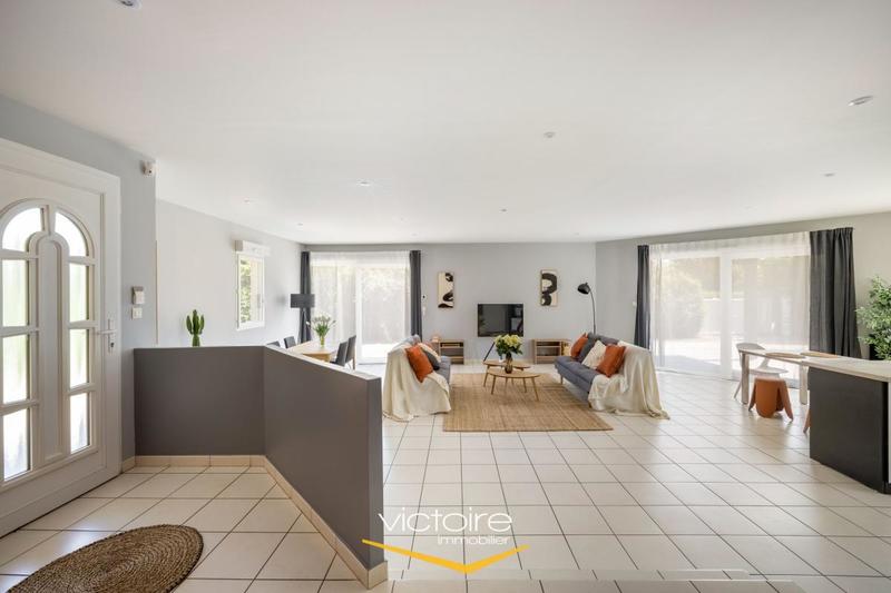 Maison - 191 m² - 6 pièces