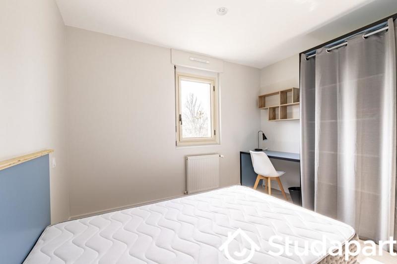 Chambre - 11 m² - 1 pièce