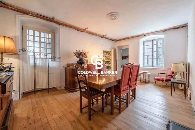 Maison - 554 m² - 15 pièces