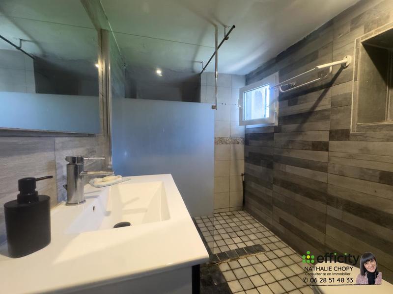 Maison - 250 m² - 12 pièces