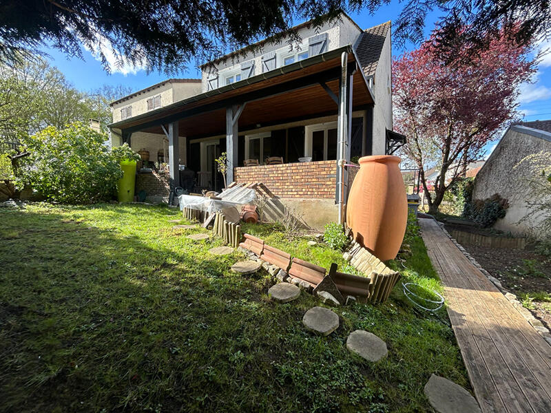Maison - 80 m² - 5 pièces