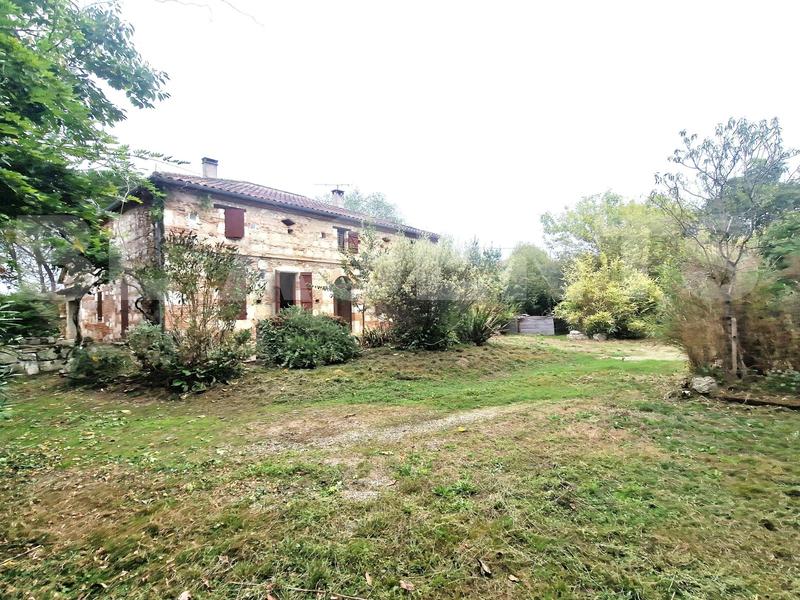 Maison - 230 m² - 7 pièces