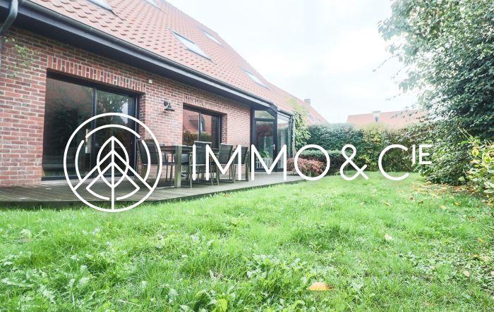 Maison - 230 m² - 8 pièces