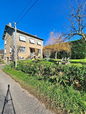 Maison traditionnelle - 148 m² - 8 pièces