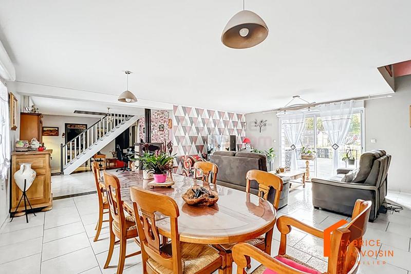 Maison - 177 m² - 7 pièces