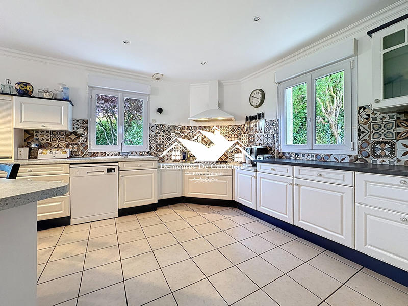 Maison - 215 m² - 7 pièces