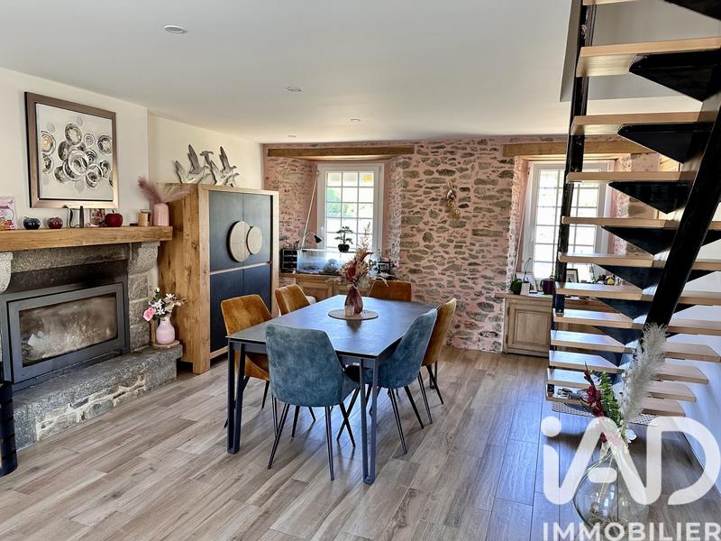 Maison - 200 m² - 8 pièces